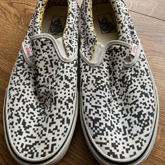 pixel vans